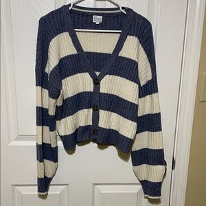 Francesca’s Juniors Blue Rain Cropped Button Up Sweater-M